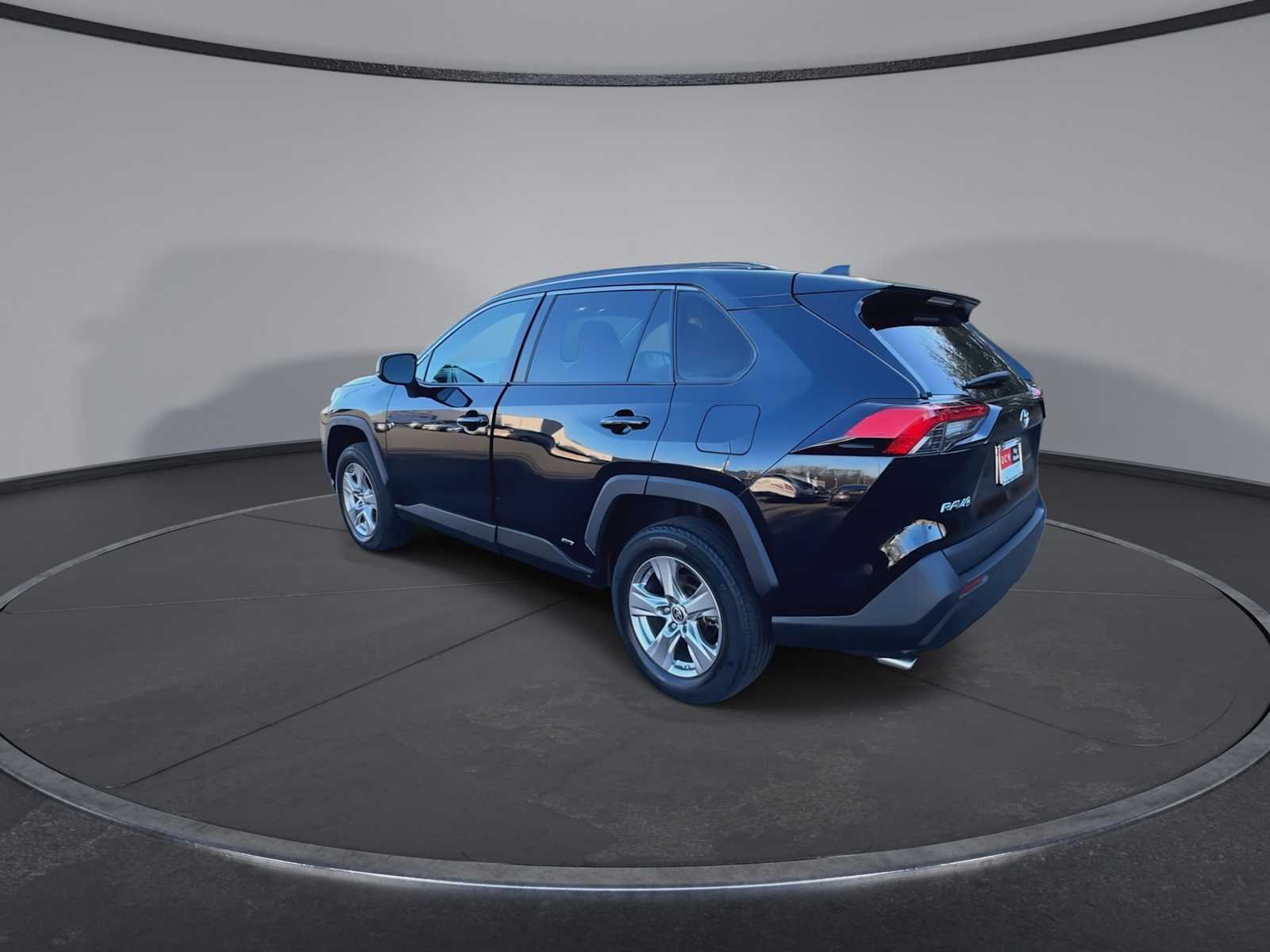 Thumbnail: 2022 Toyota RAV4 - 6
