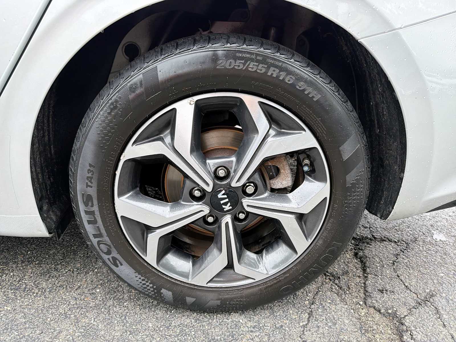 Thumbnail: 2019 Kia Forte - 19