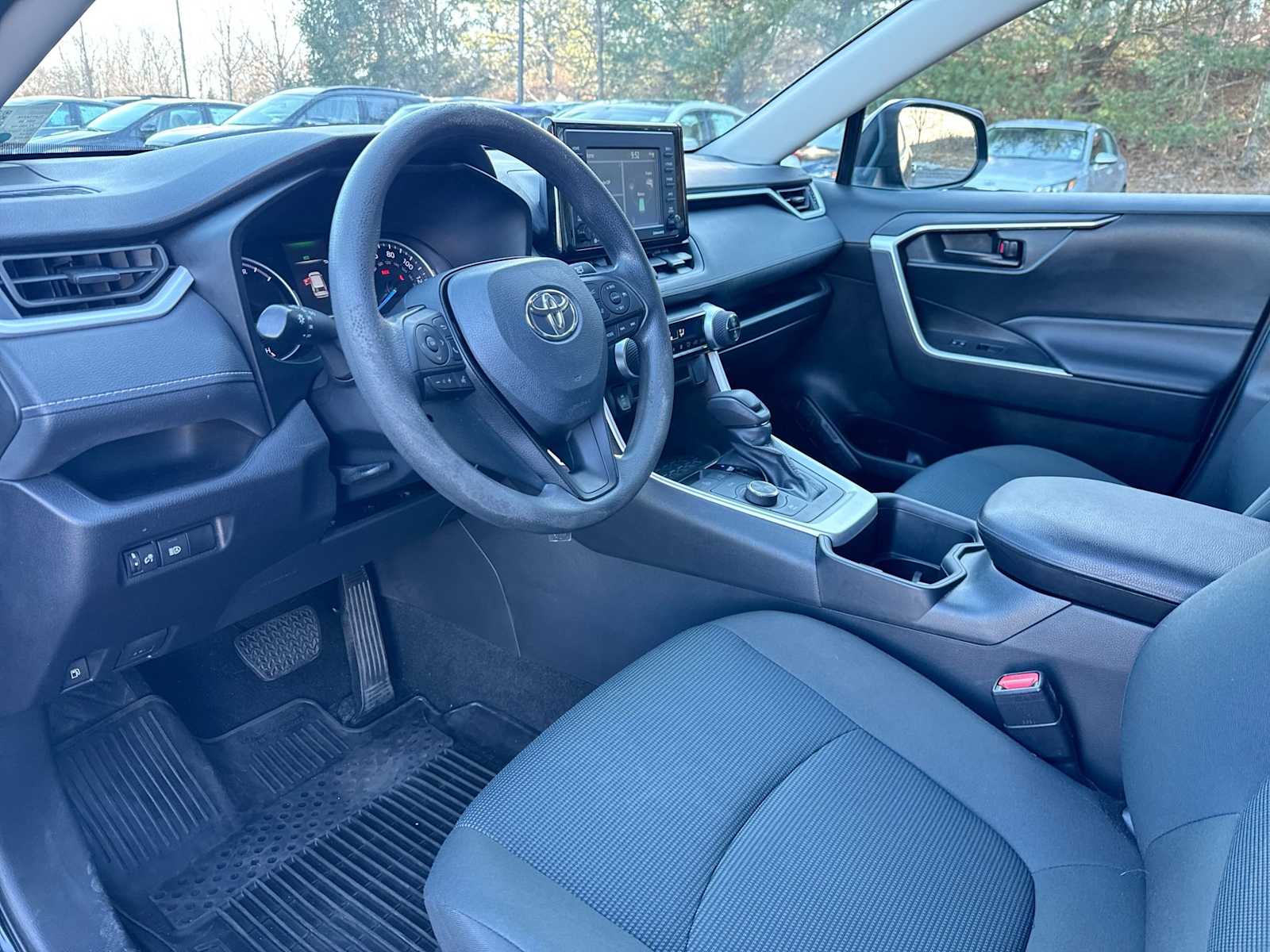 Thumbnail: 2022 Toyota RAV4 - 10