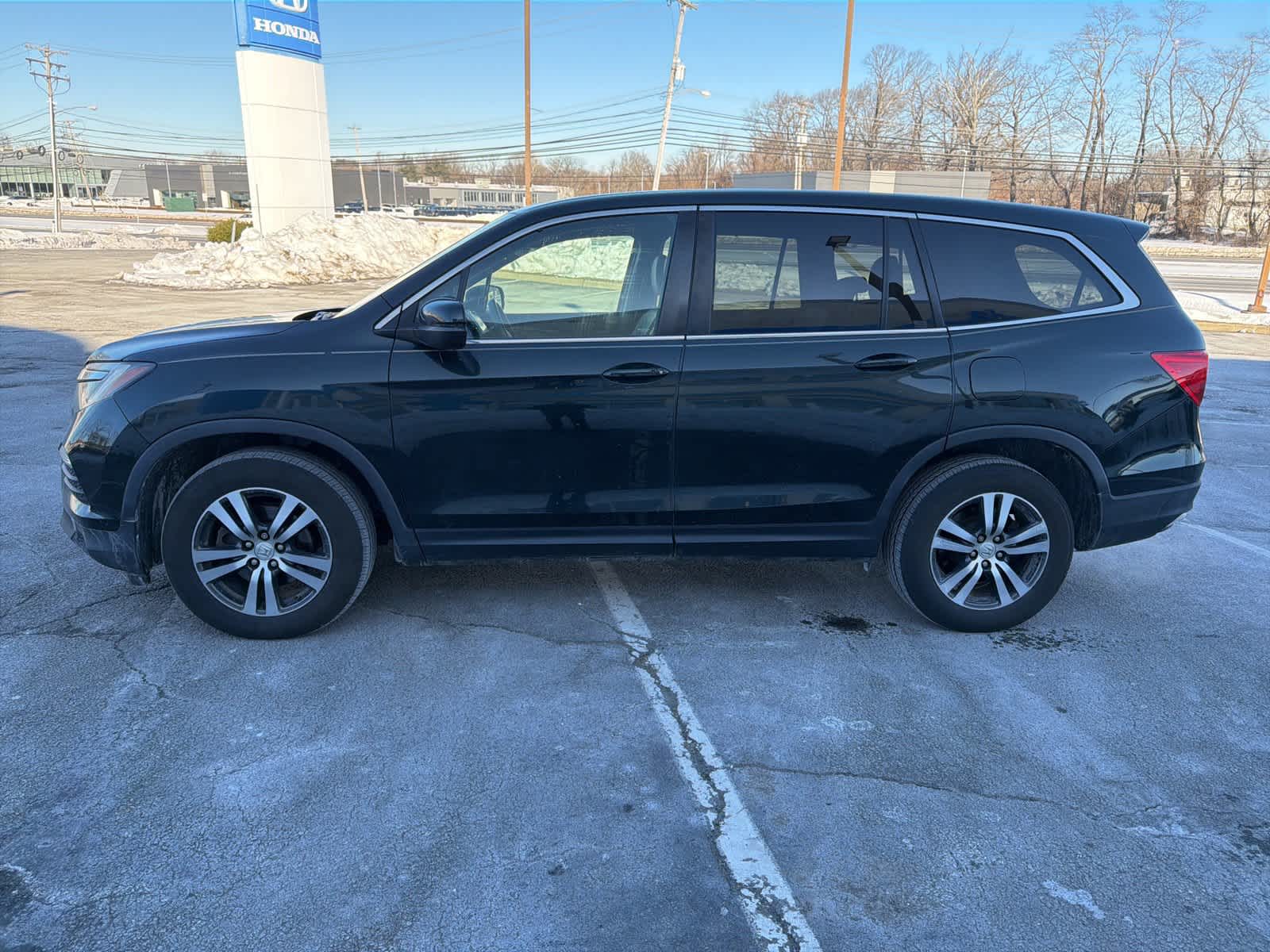 Thumbnail: 2016 Honda Pilot - 2