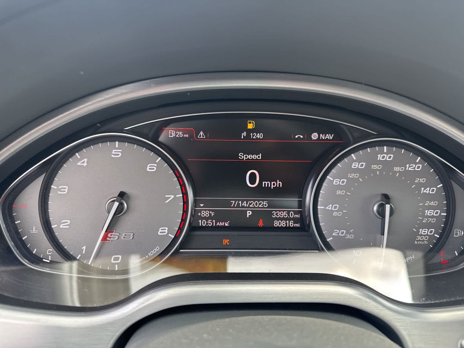 Thumbnail: 2015 Audi S8 - 18