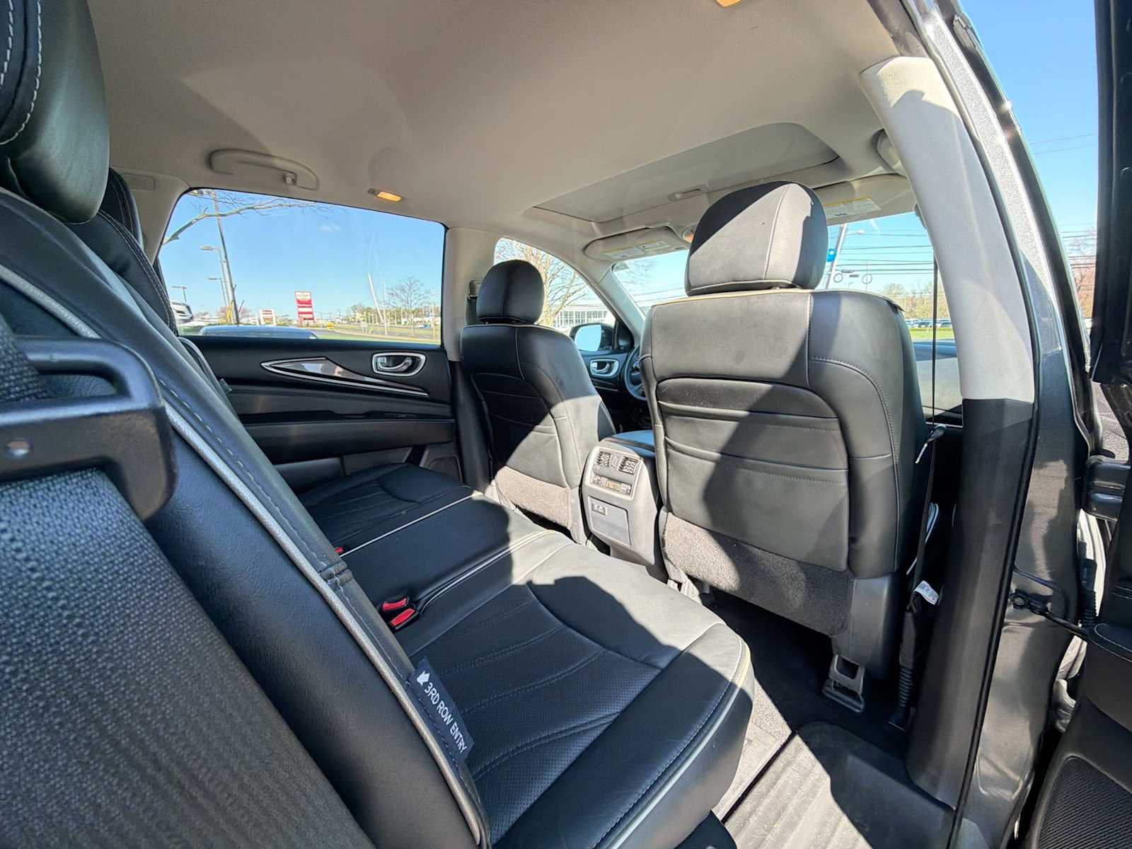 Thumbnail: 2019 INFINITI QX60 - 14