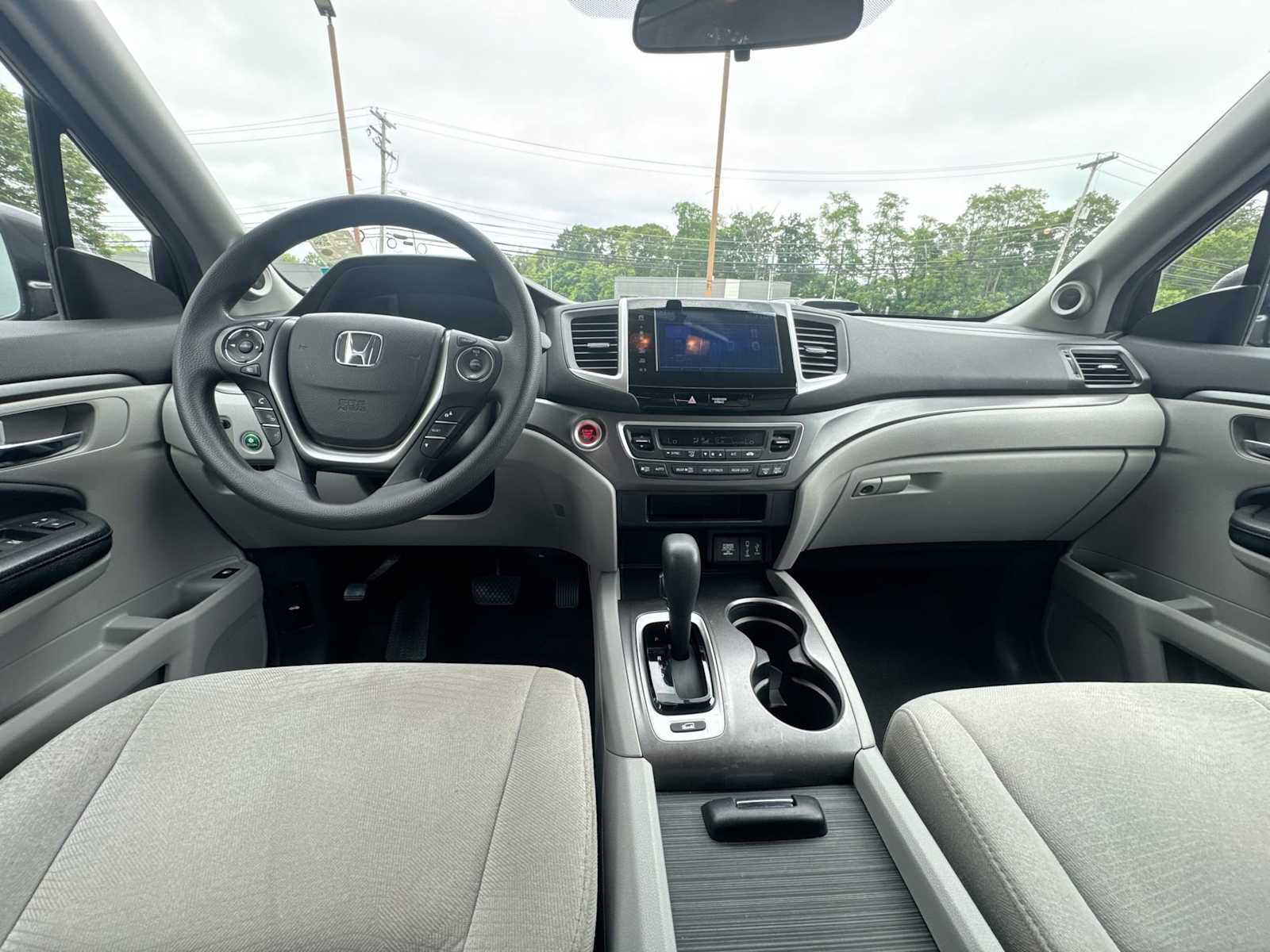 Thumbnail: 2017 Honda Pilot - 20