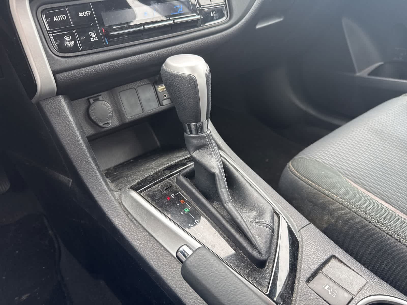 2018 Toyota Corolla LE 15