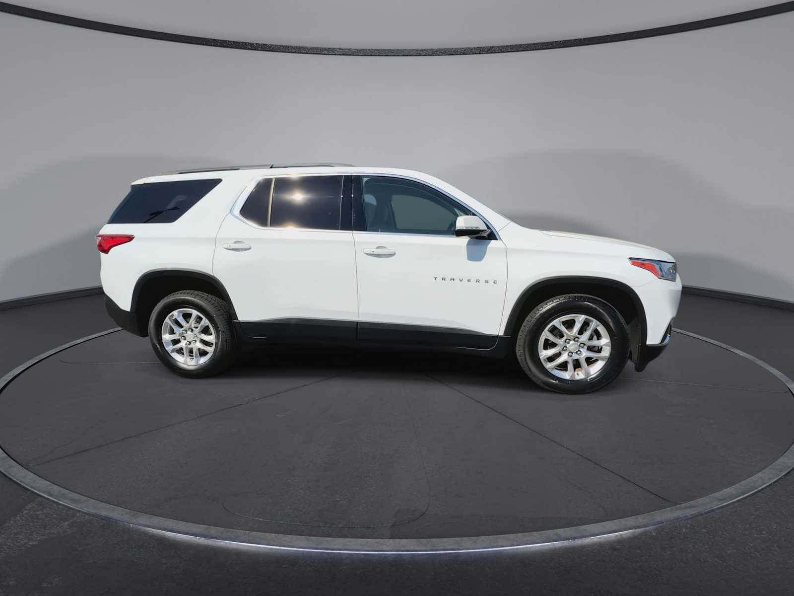 Thumbnail: 2019 Chevrolet Traverse - 9