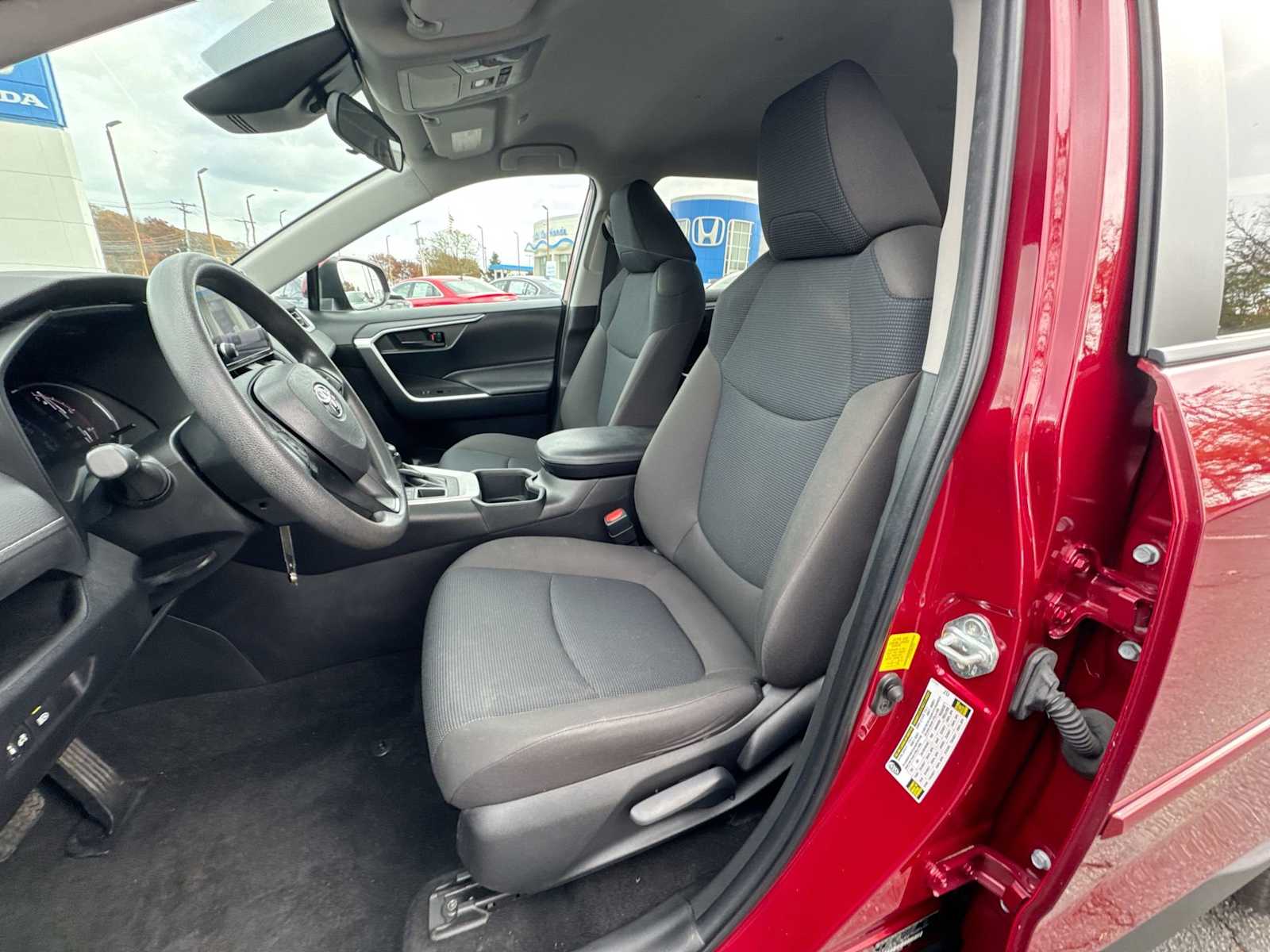 Thumbnail: 2023 Toyota RAV4 - 21