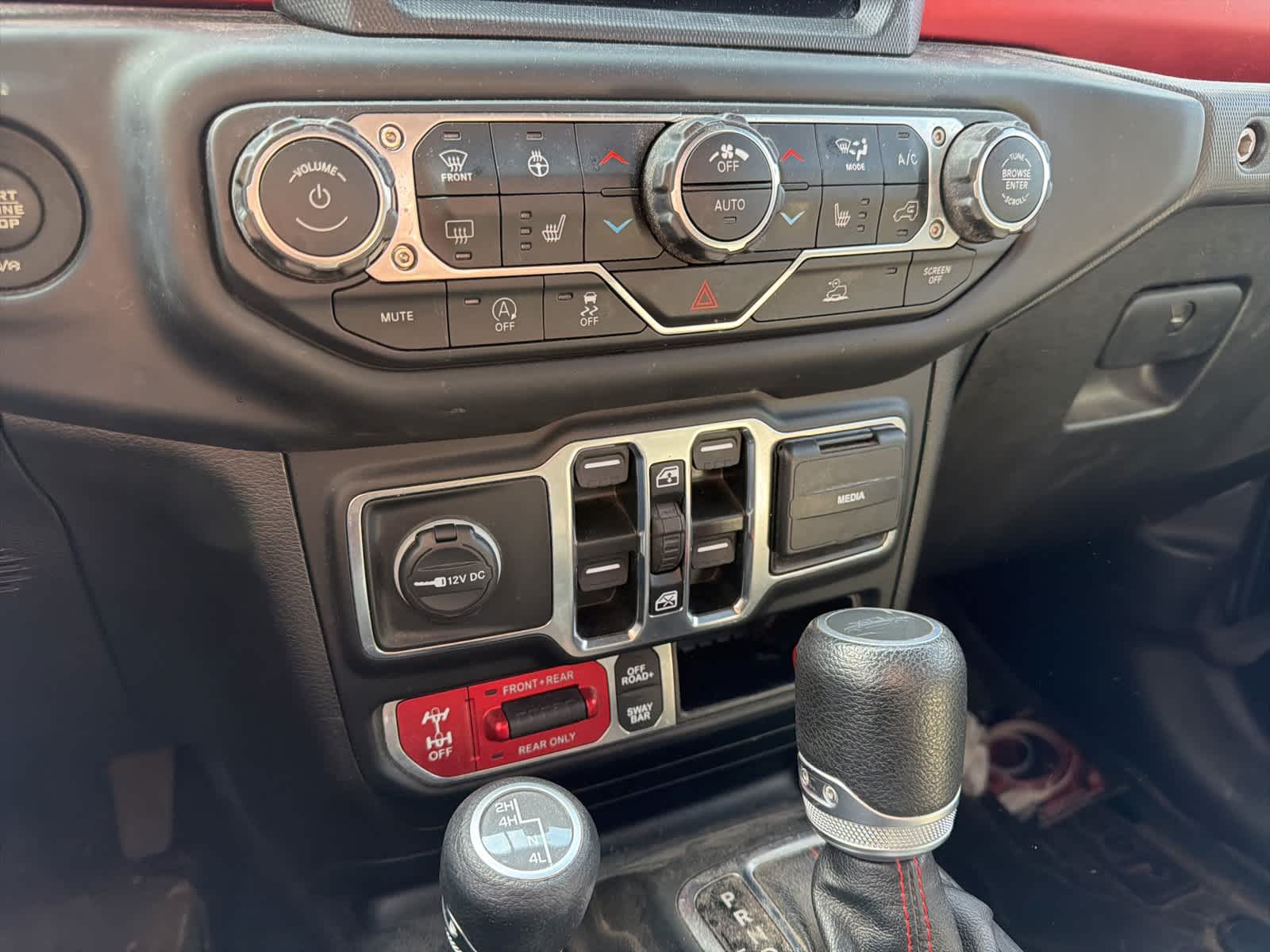 Thumbnail: 2020 Jeep Gladiator - 12