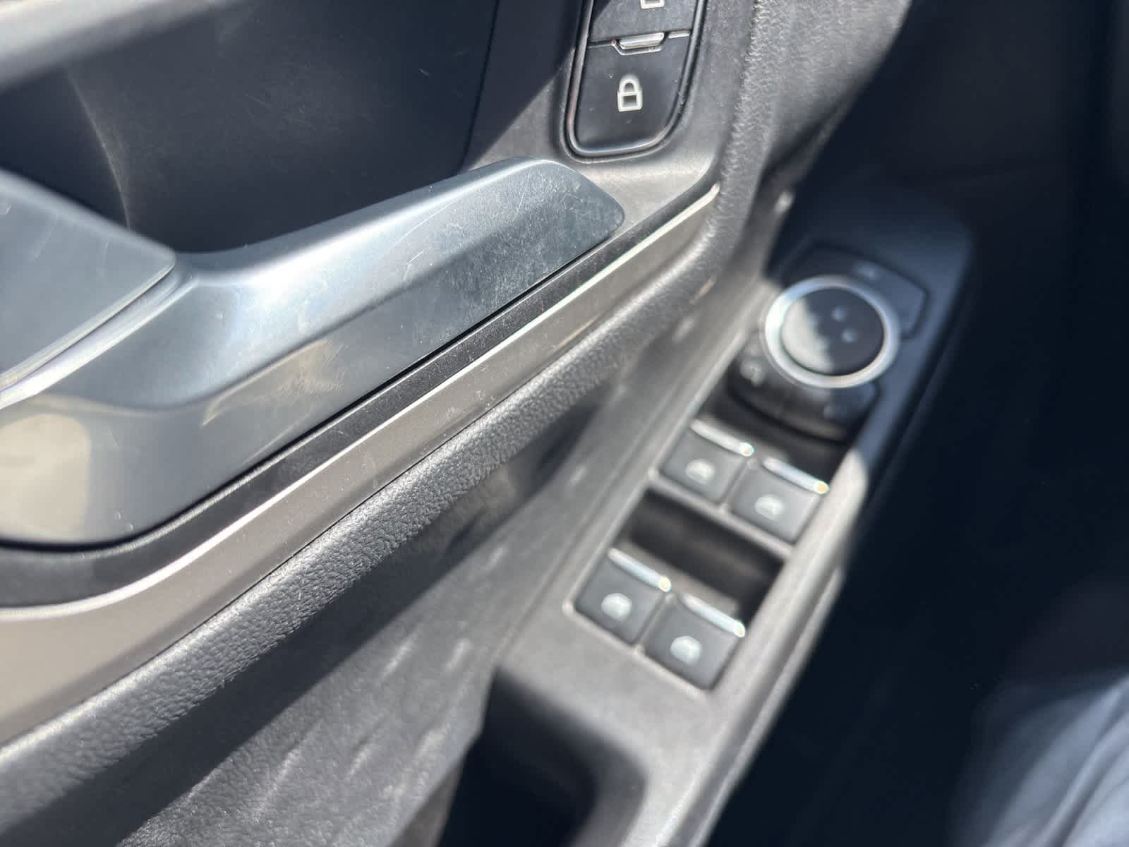 Thumbnail: 2020 Ford Escape - 10