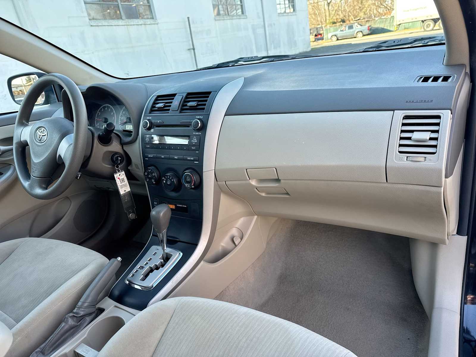 Thumbnail: 2010 Toyota Corolla - 16