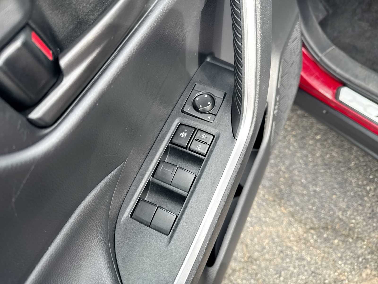 Thumbnail: 2023 Toyota RAV4 - 22