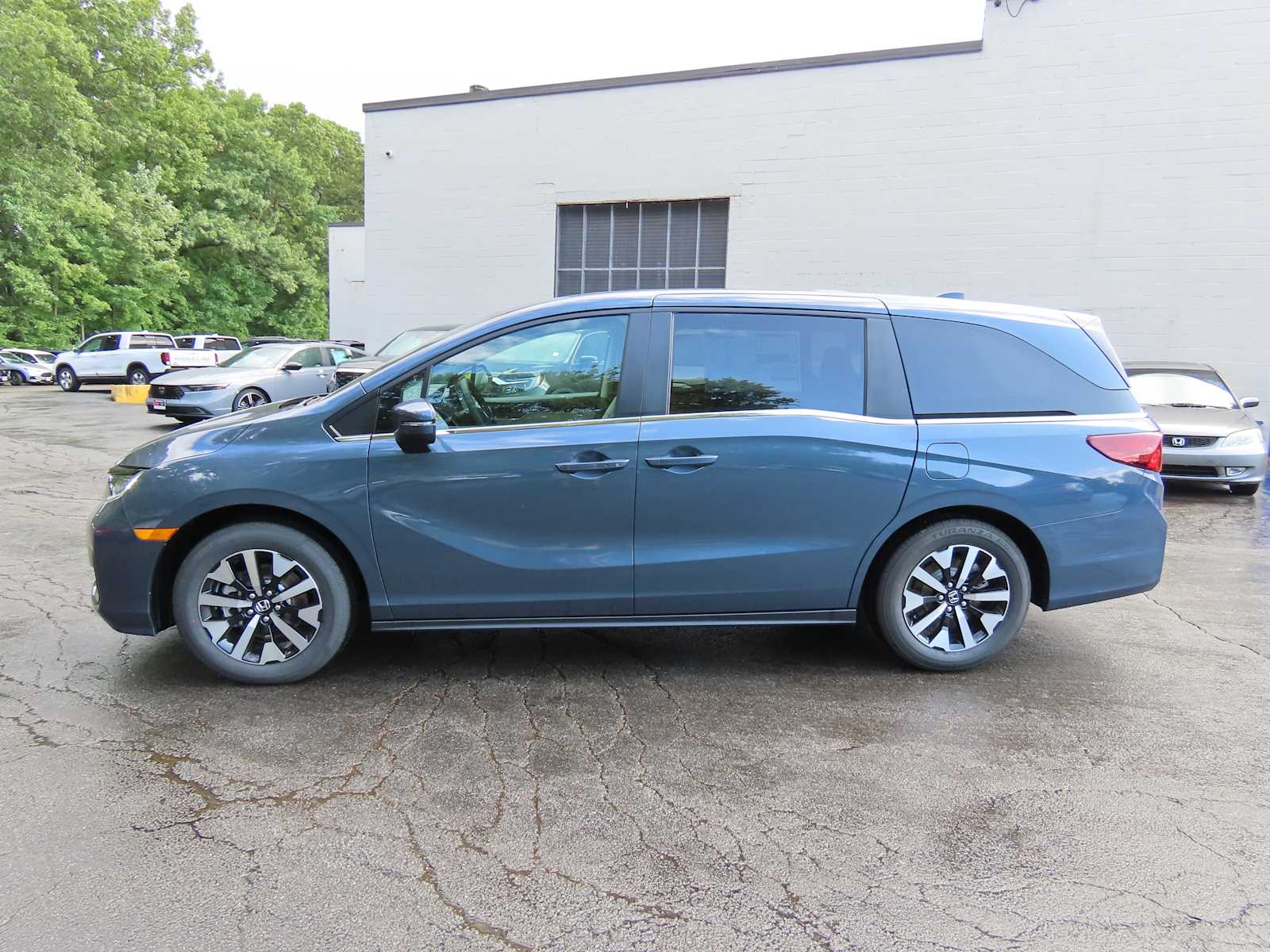 Thumbnail: 2026 Honda Odyssey - 3