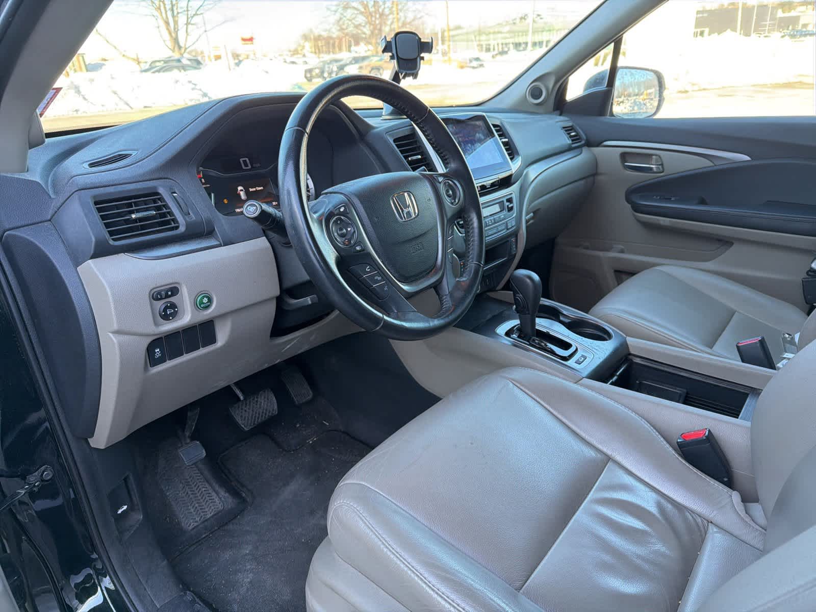 Thumbnail: 2016 Honda Pilot - 11