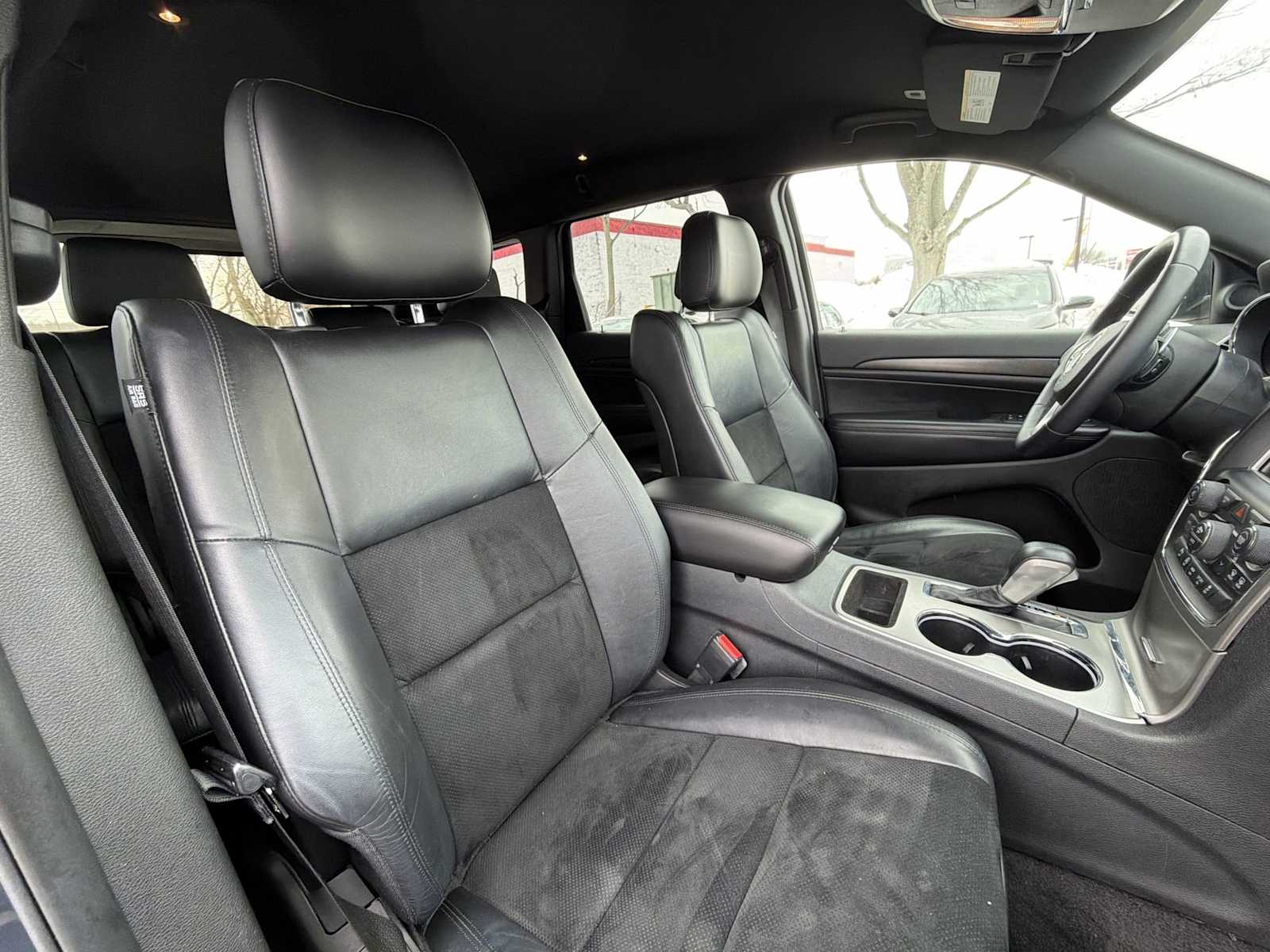 Thumbnail: 2017 Jeep Grand Cherokee - 17