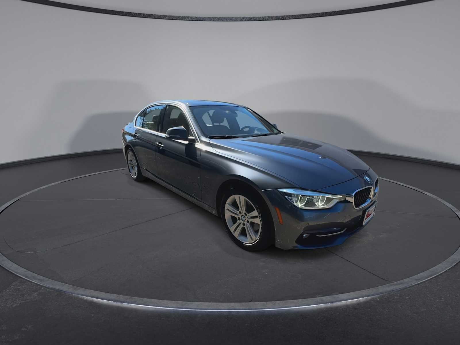 Thumbnail: 2017 BMW 3 Series - 2