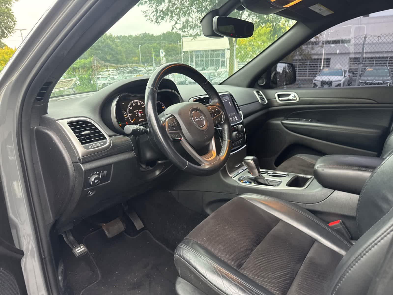 Thumbnail: 2020 Jeep Grand Cherokee - 11