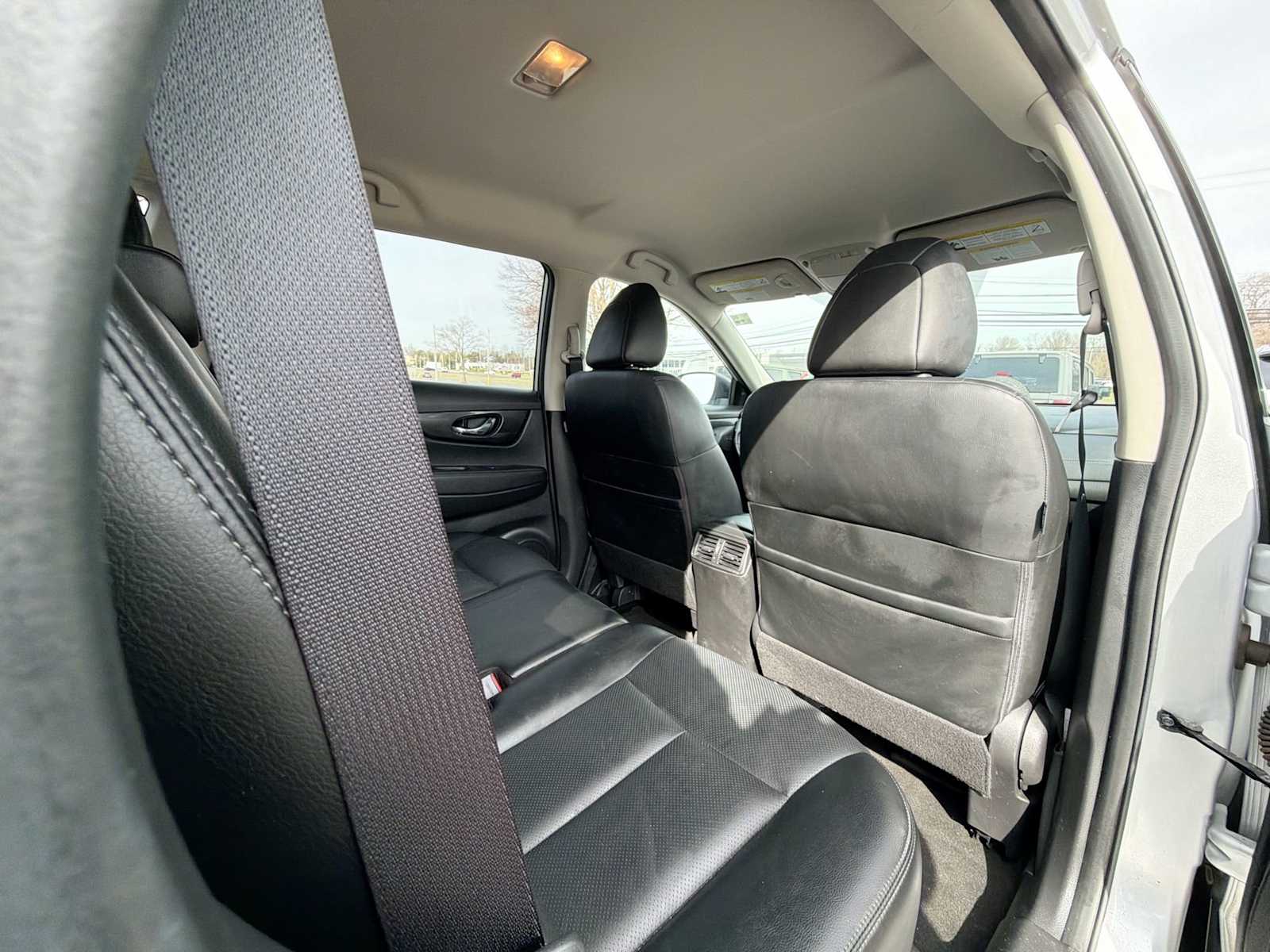 Thumbnail: 2018 Nissan Rogue - 14