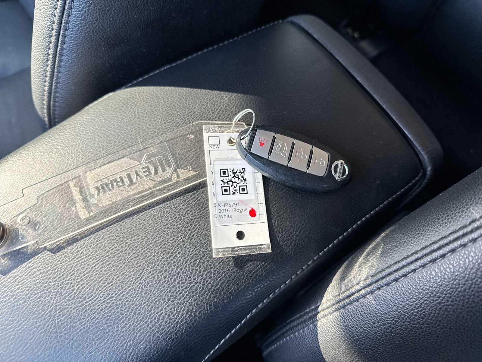 Thumbnail: 2016 Nissan Rogue - 34