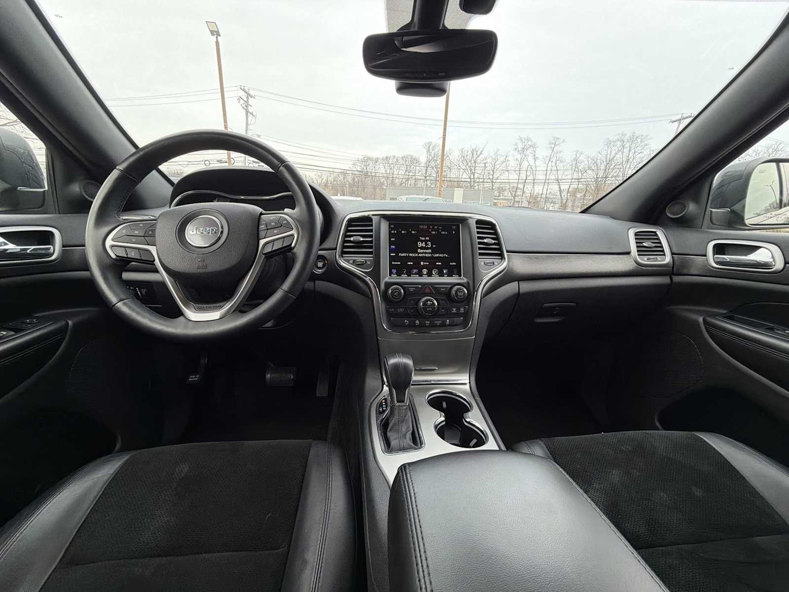 Thumbnail: 2017 Jeep Grand Cherokee - 19