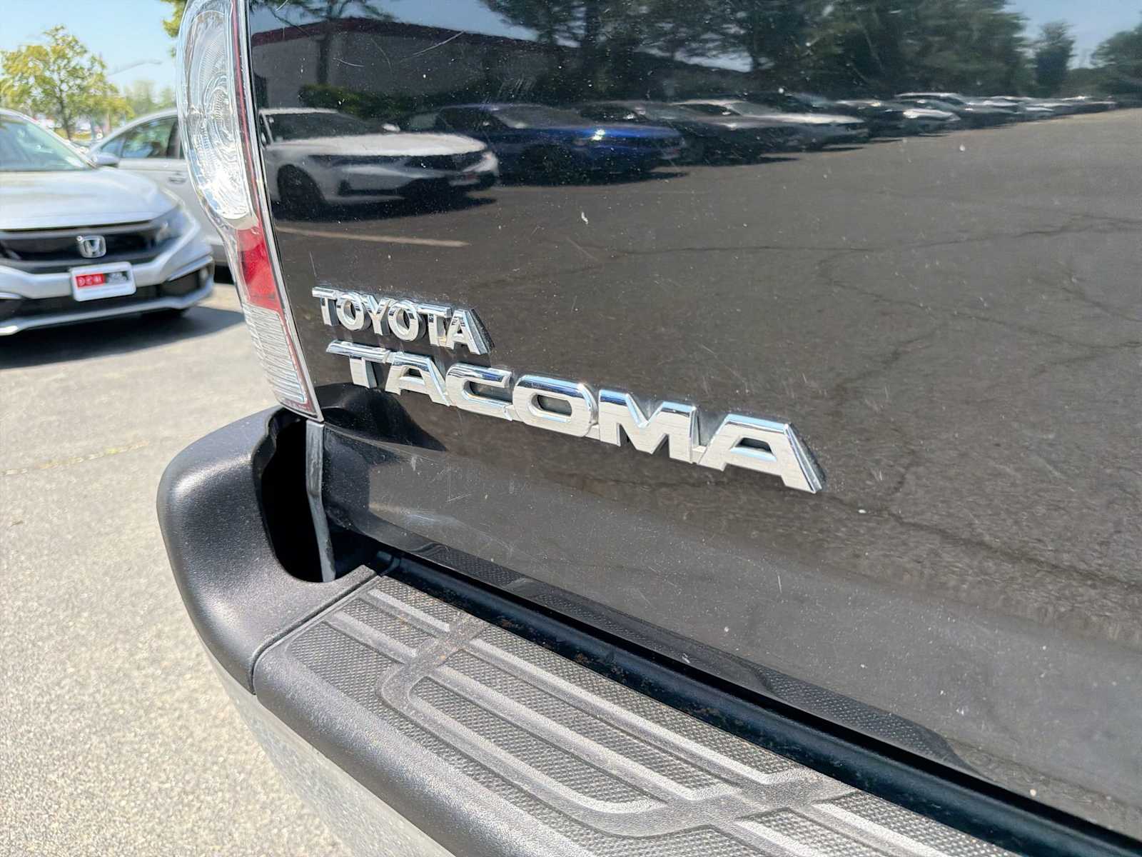 Thumbnail: 2015 Toyota Tacoma - 17