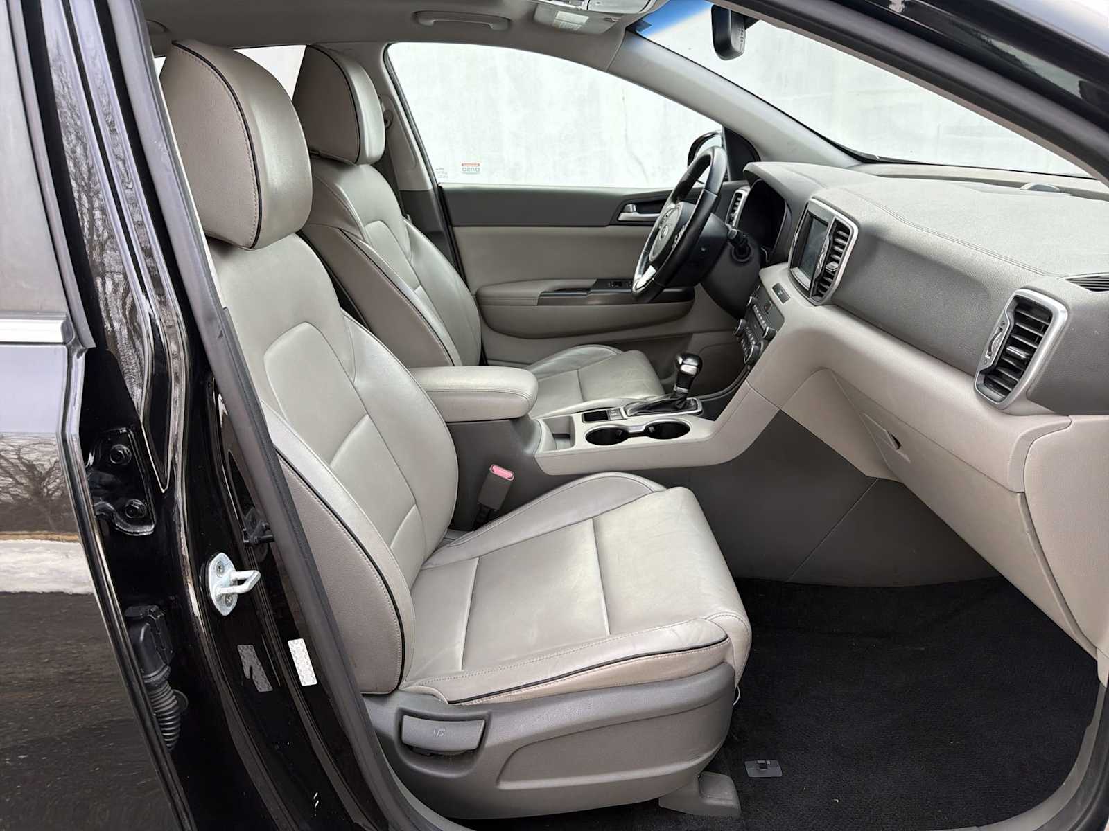 Thumbnail: 2017 Kia Sportage - 15