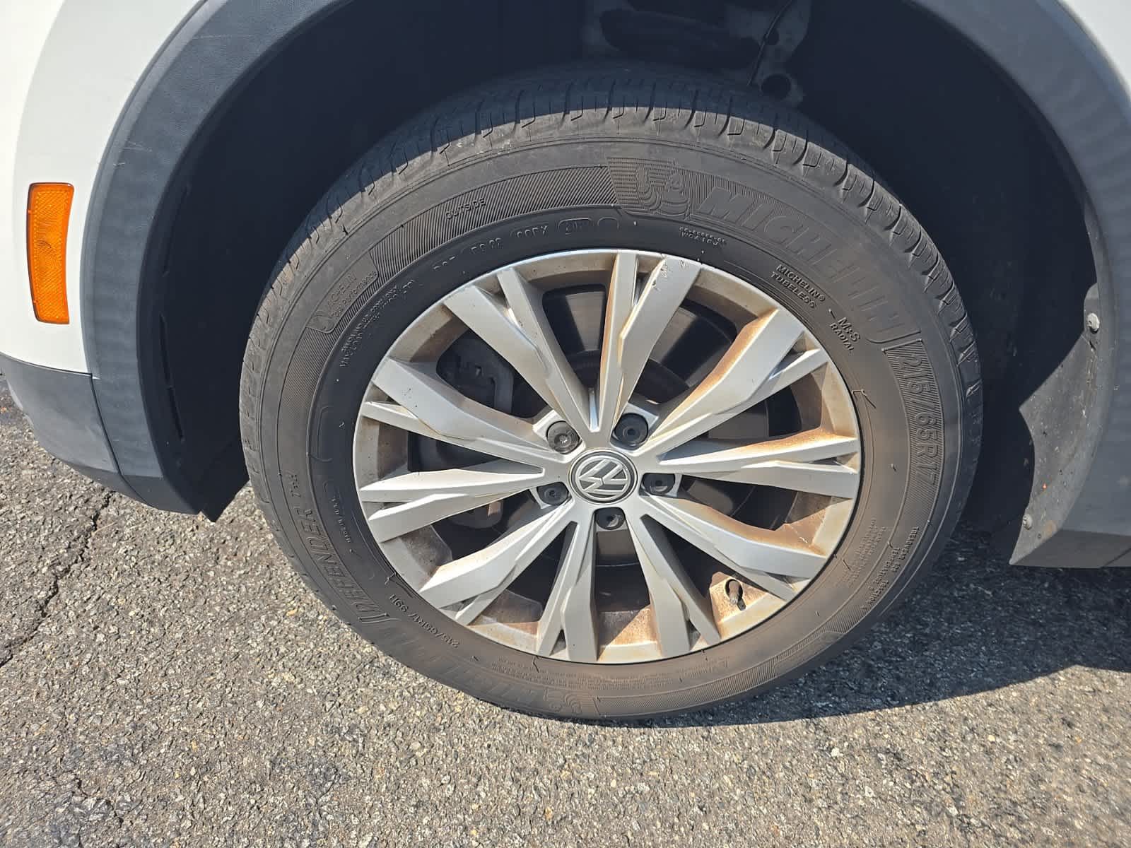 Thumbnail: 2018 Volkswagen Tiguan - 18