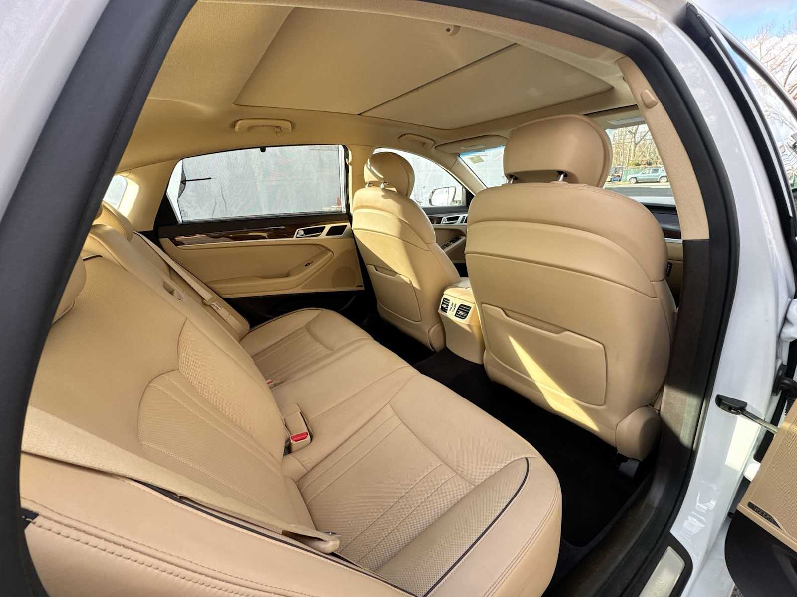 Thumbnail: 2015 Hyundai Genesis - 14