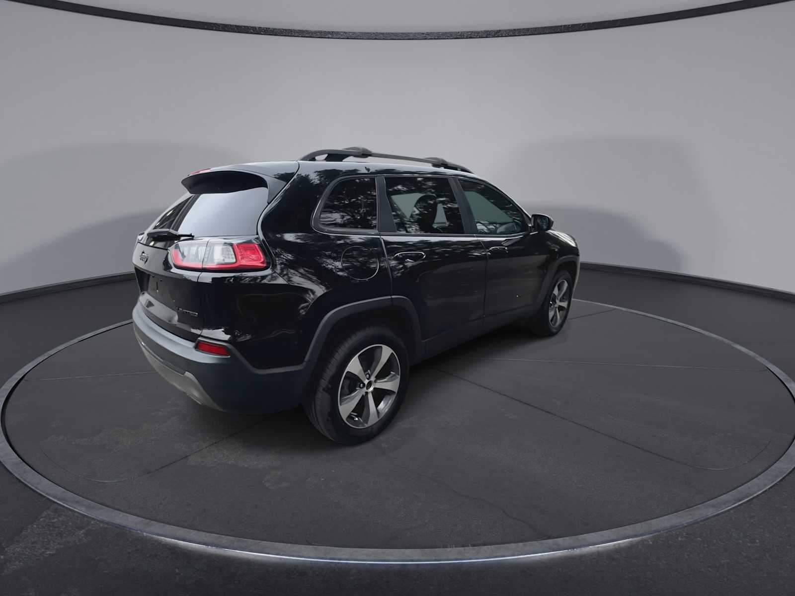 Thumbnail: 2019 Jeep Cherokee - 8