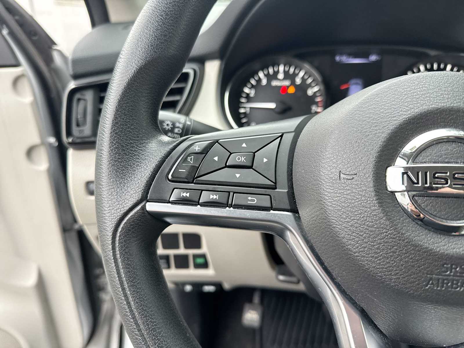 Thumbnail: 2018 Nissan Rogue Sport - 24