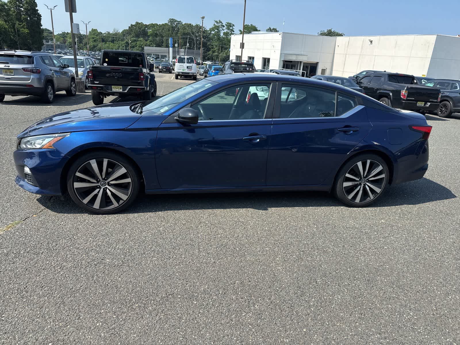 Thumbnail: 2020 Nissan Altima - 2