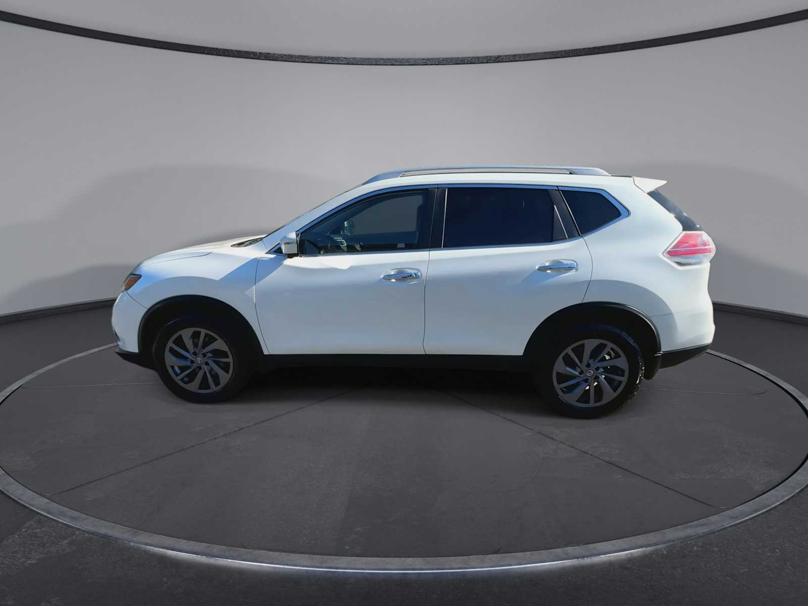 Thumbnail: 2016 Nissan Rogue - 5