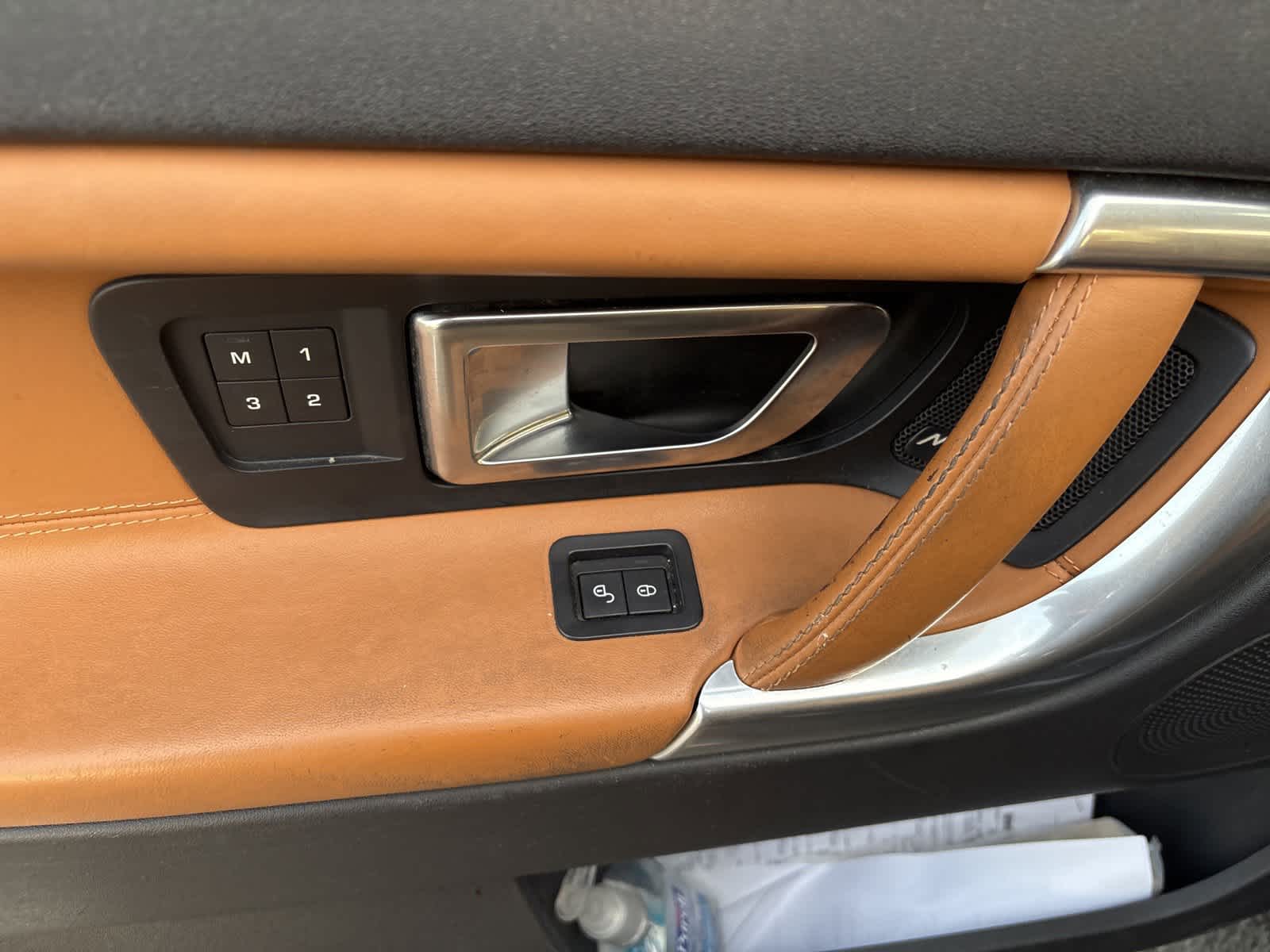 Thumbnail: 2018 Land Rover Discovery Sport - 6