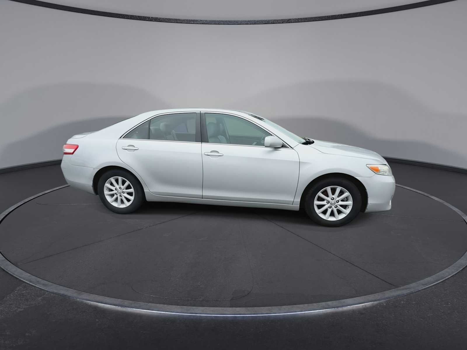 Thumbnail: 2010 Toyota Camry - 9