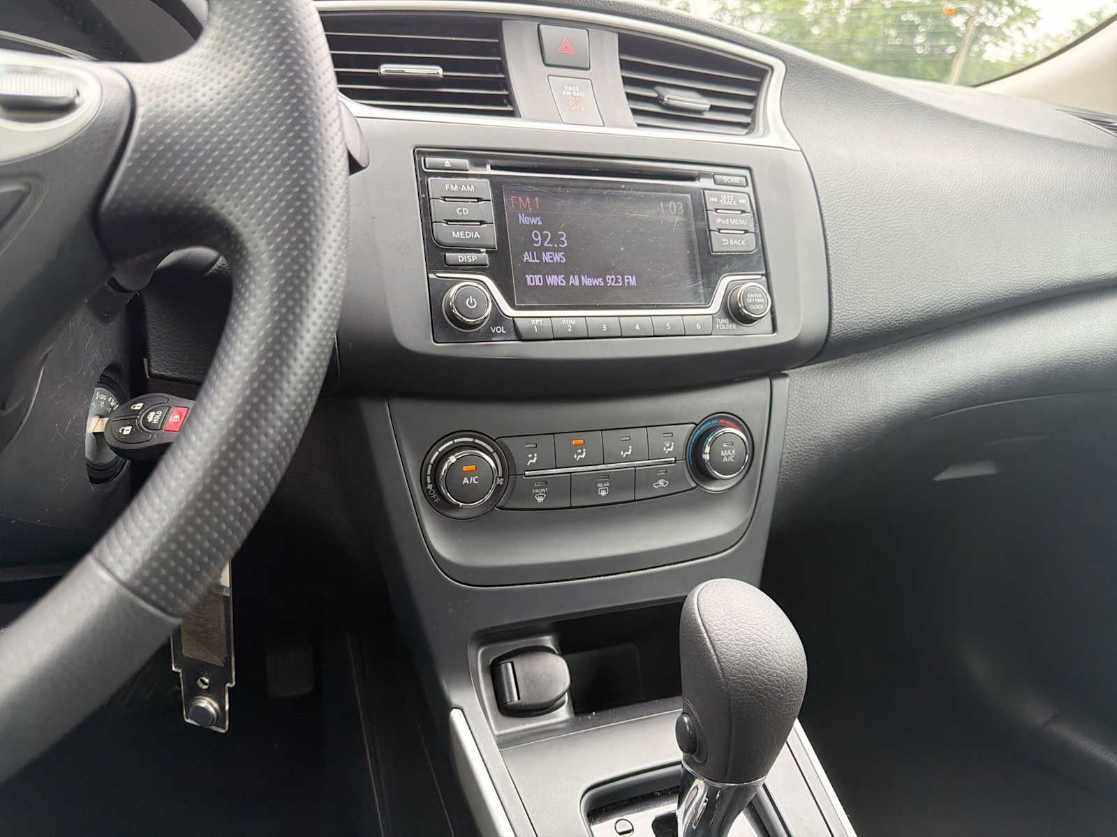 Thumbnail: 2018 Nissan Sentra - 26