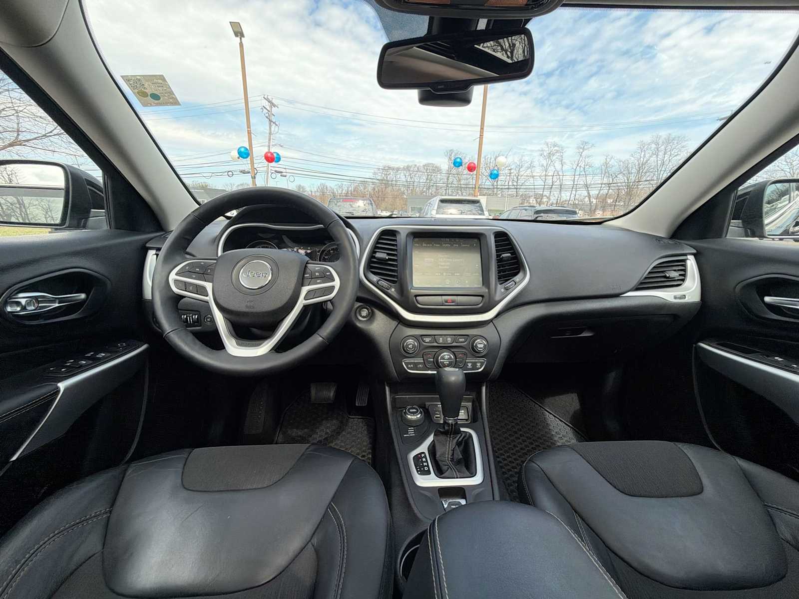 Thumbnail: 2018 Jeep Cherokee - 20