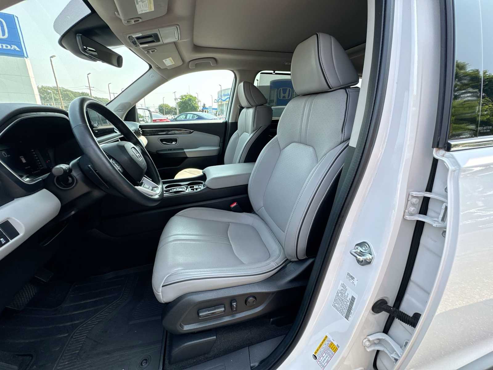 Thumbnail: 2023 Honda Pilot - 21