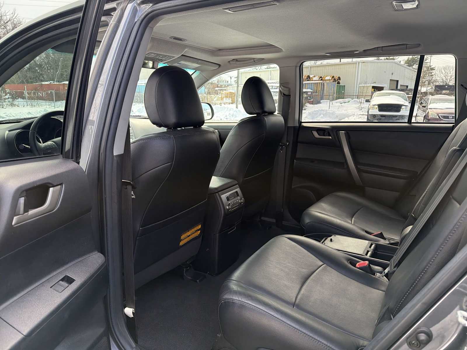 Thumbnail: 2010 Toyota Highlander - 12