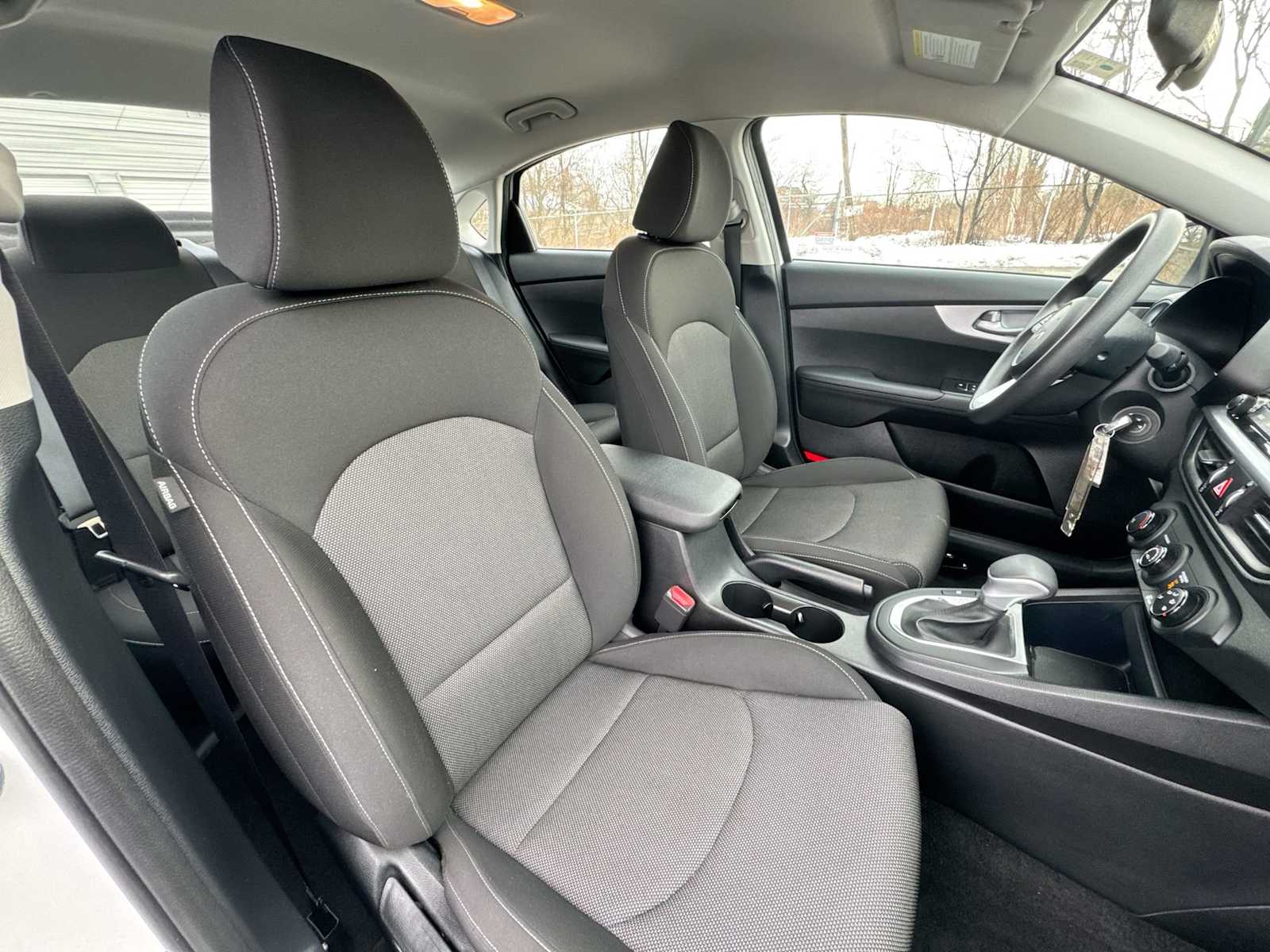 Thumbnail: 2022 Kia Forte - 17