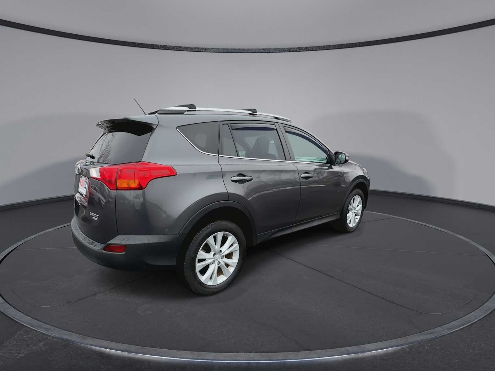 Thumbnail: 2015 Toyota RAV4 - 8