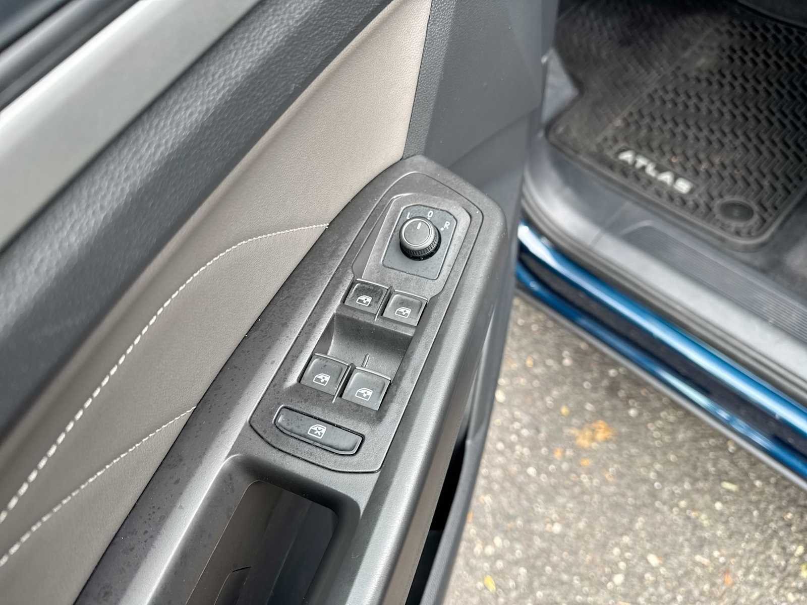 Thumbnail: 2022 Volkswagen Atlas - 22