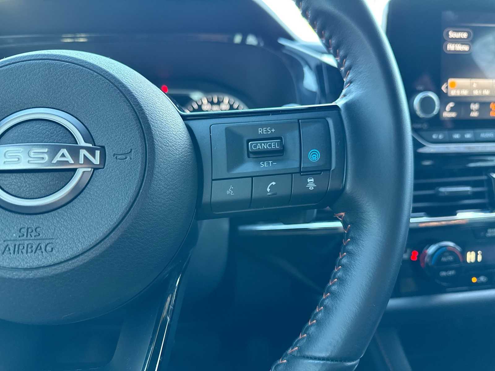 Thumbnail: 2023 Nissan Pathfinder - 25