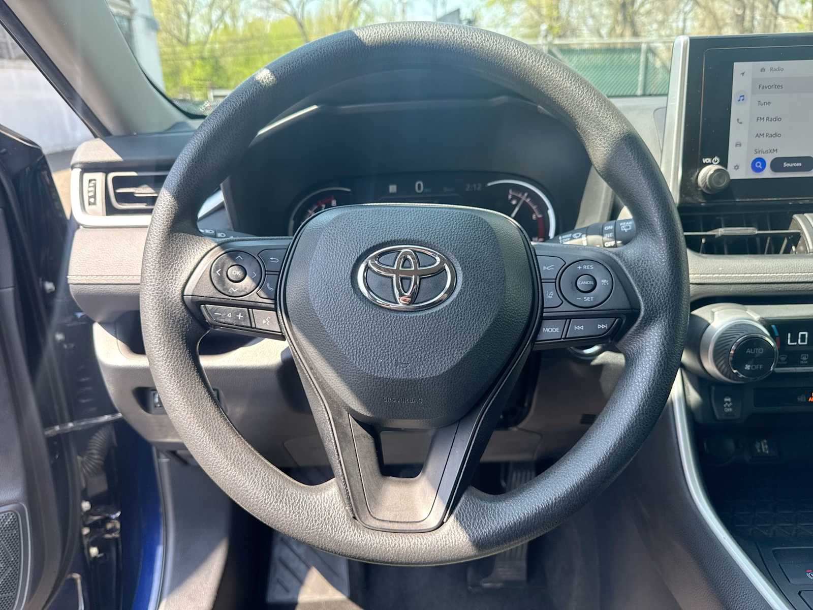 2024 Toyota RAV4 XLE 23