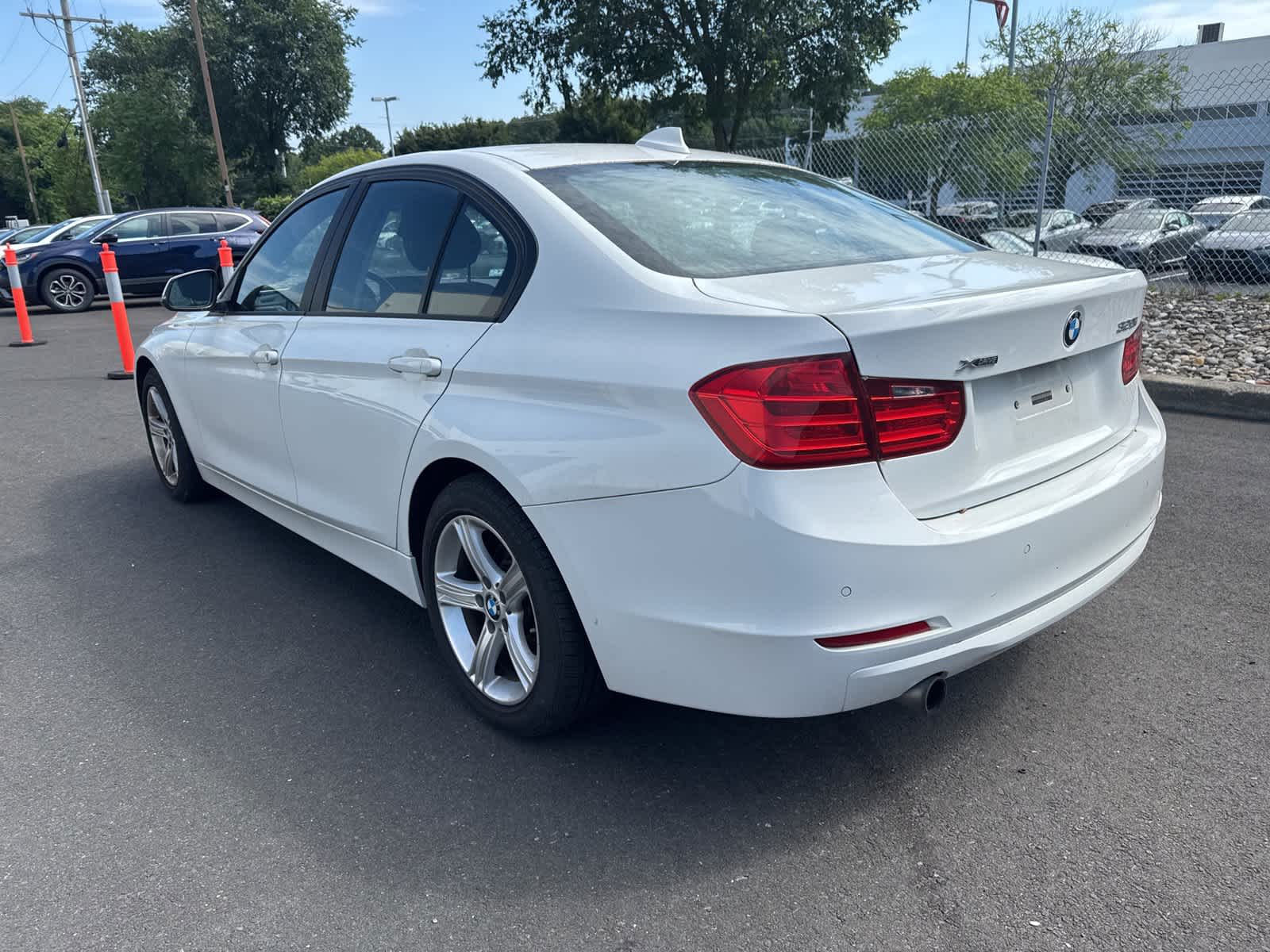 Thumbnail: 2015 BMW 3 Series - 3