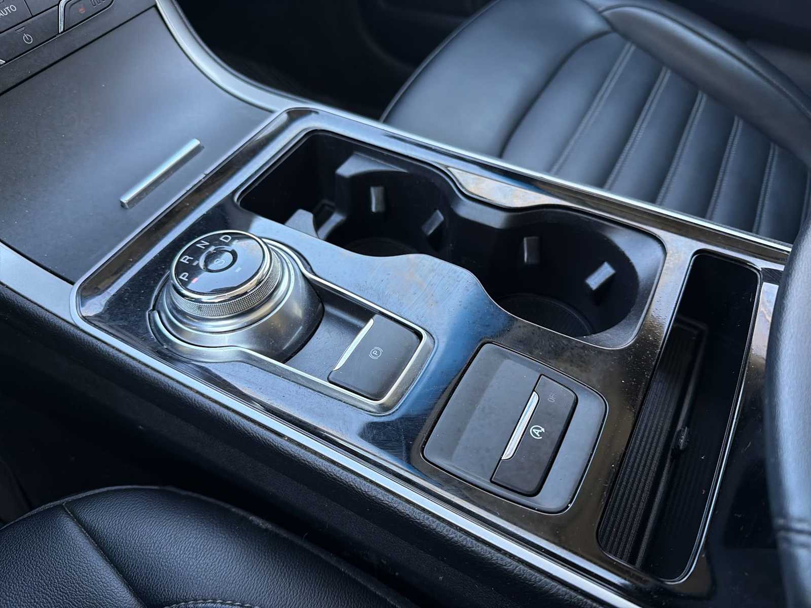 Thumbnail: 2019 Ford Edge - 30