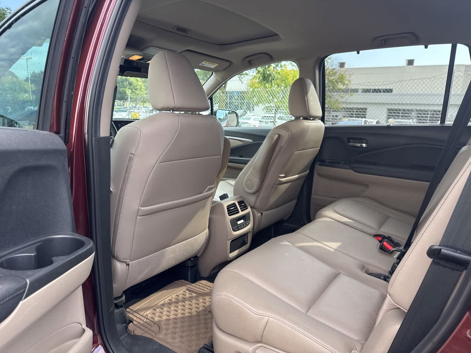 Thumbnail: 2020 Honda Pilot - 9