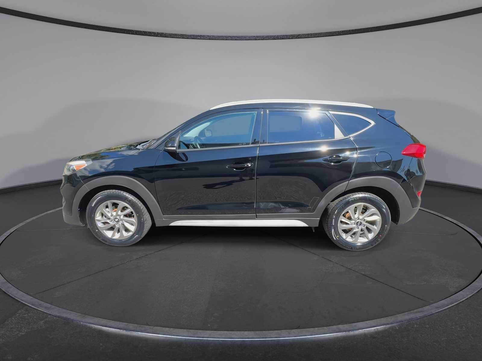 Thumbnail: 2017 Hyundai Tucson - 5