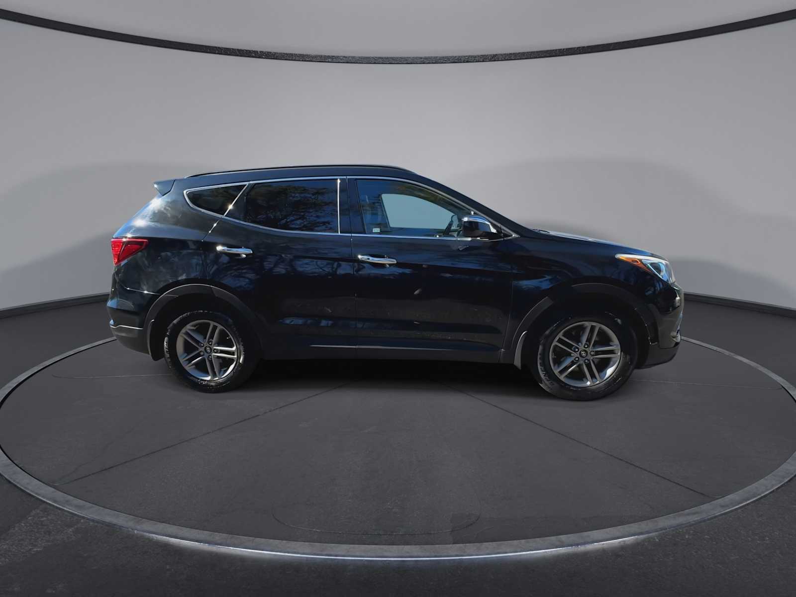 Thumbnail: 2017 Hyundai Santa Fe - 9