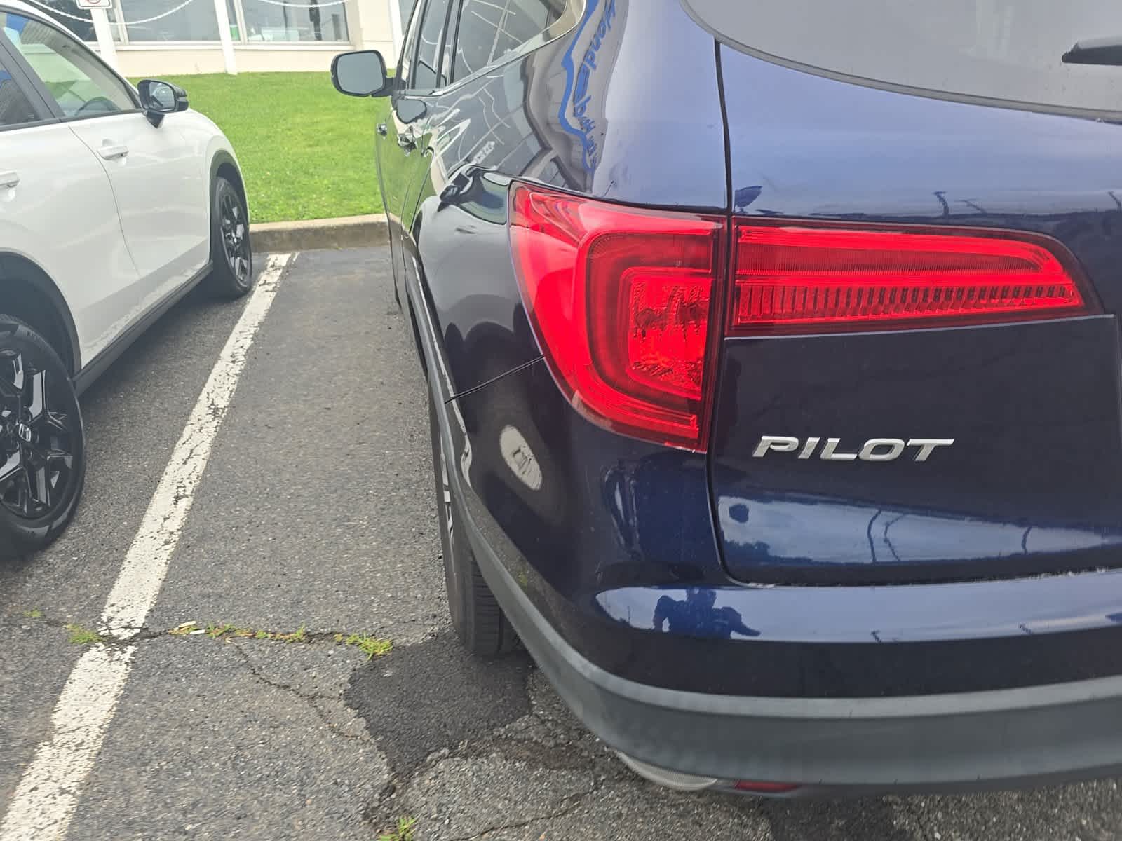 Thumbnail: 2017 Honda Pilot - 9