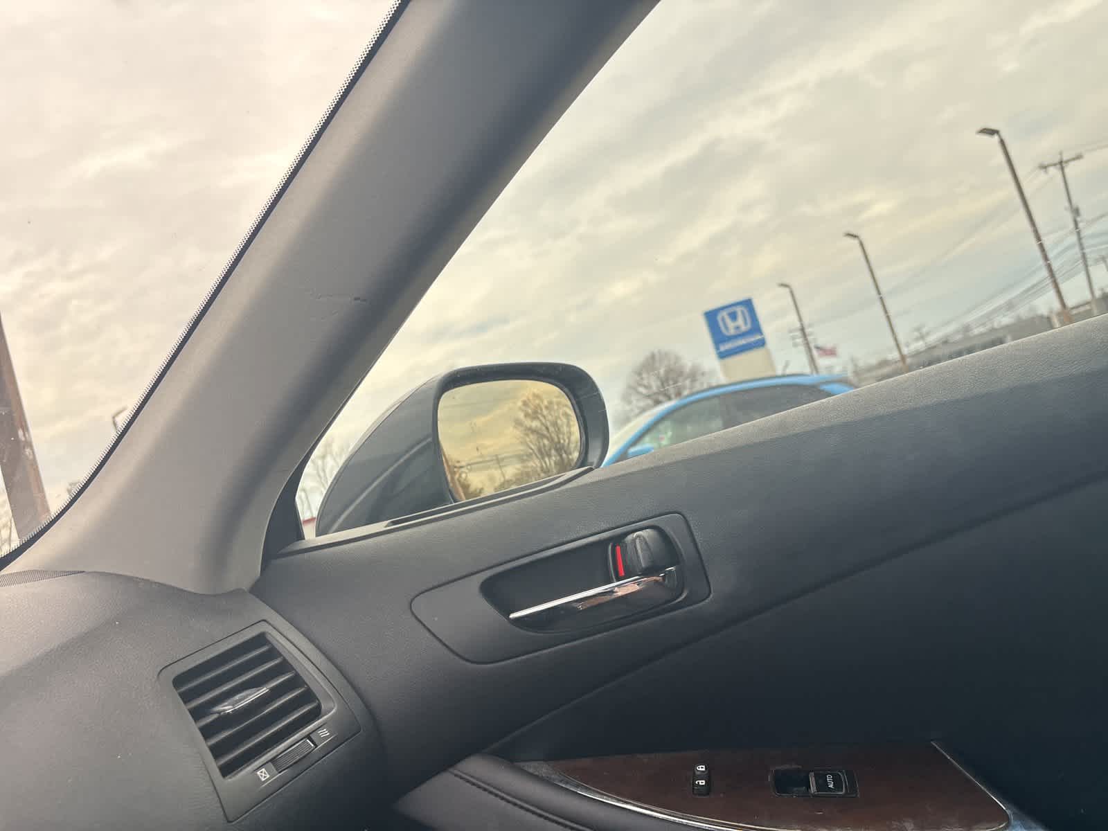 Thumbnail: 2011 Lexus ES - 16