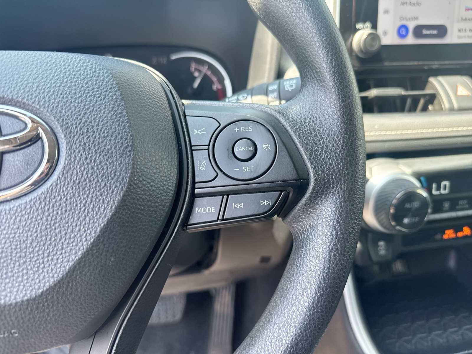2024 Toyota RAV4 XLE 25