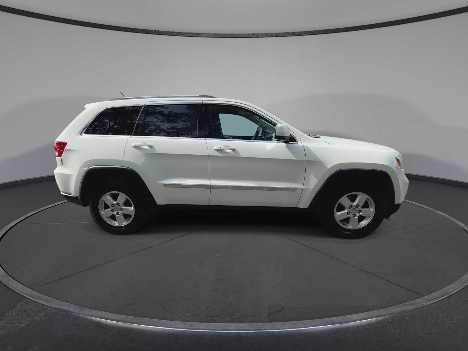 Thumbnail: 2012 Jeep Grand Cherokee - 9